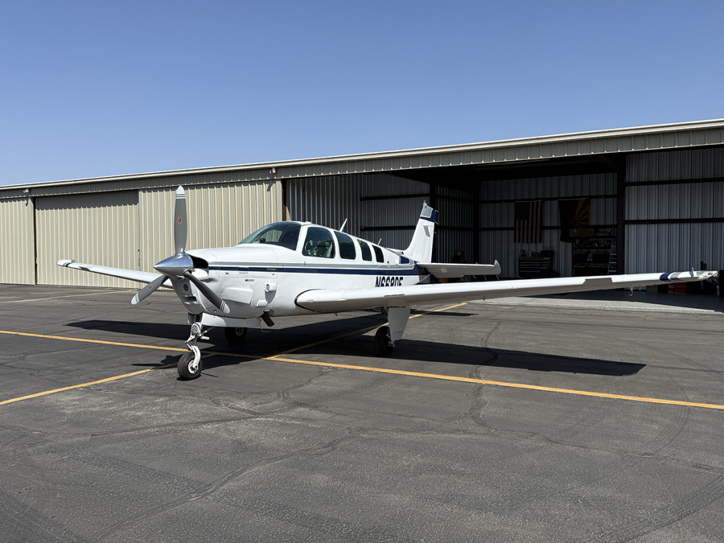 N668DE - Exterior 02