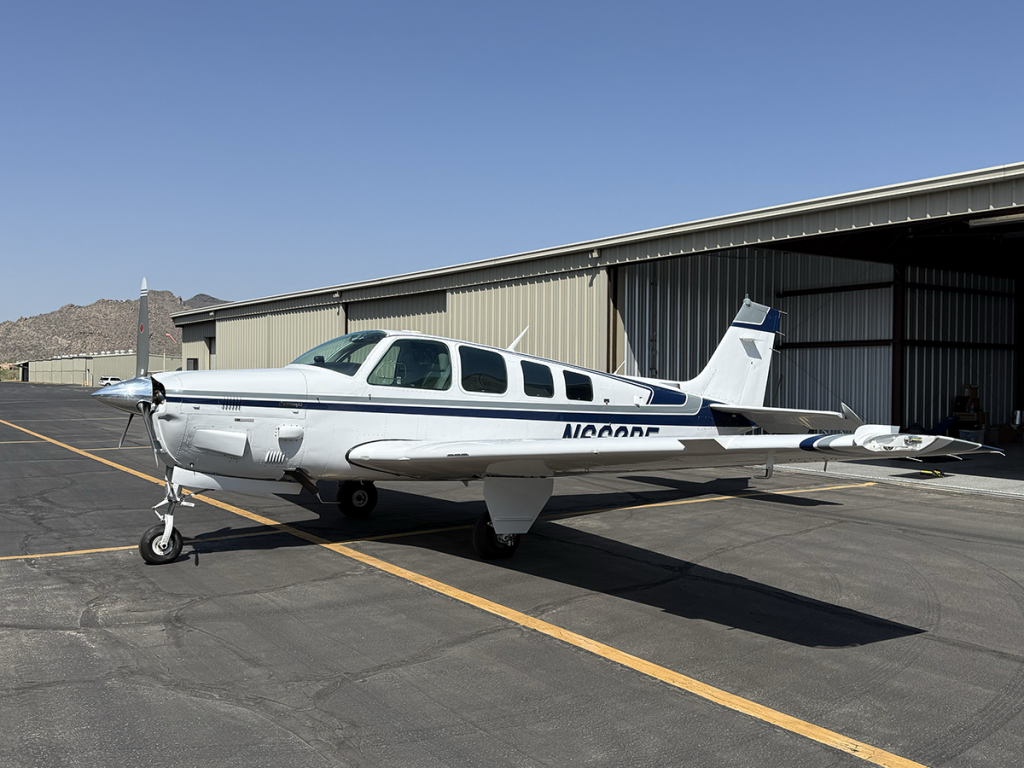 N668DE - Exterior 03
