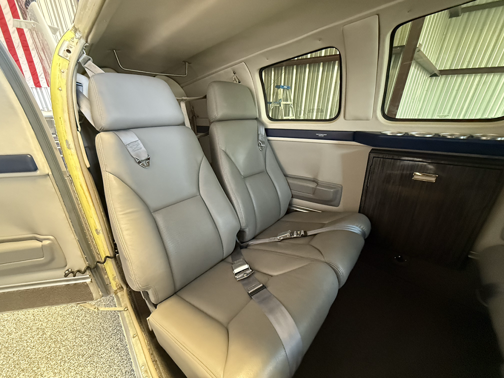 N668DE - Interior 02