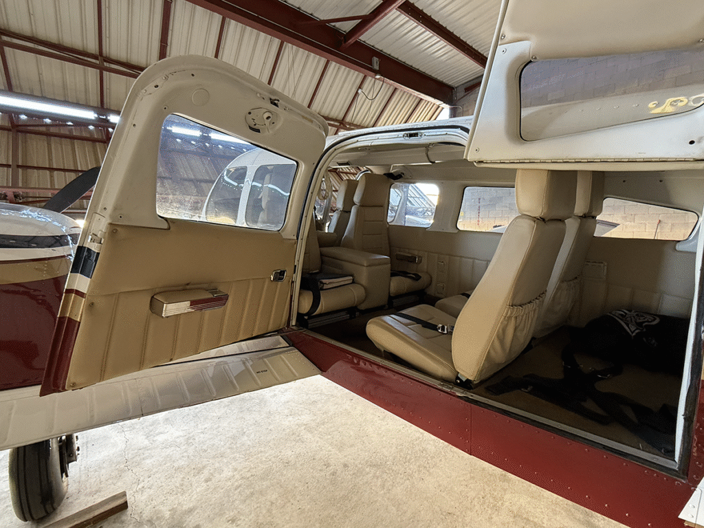 N2285M - Interior 03