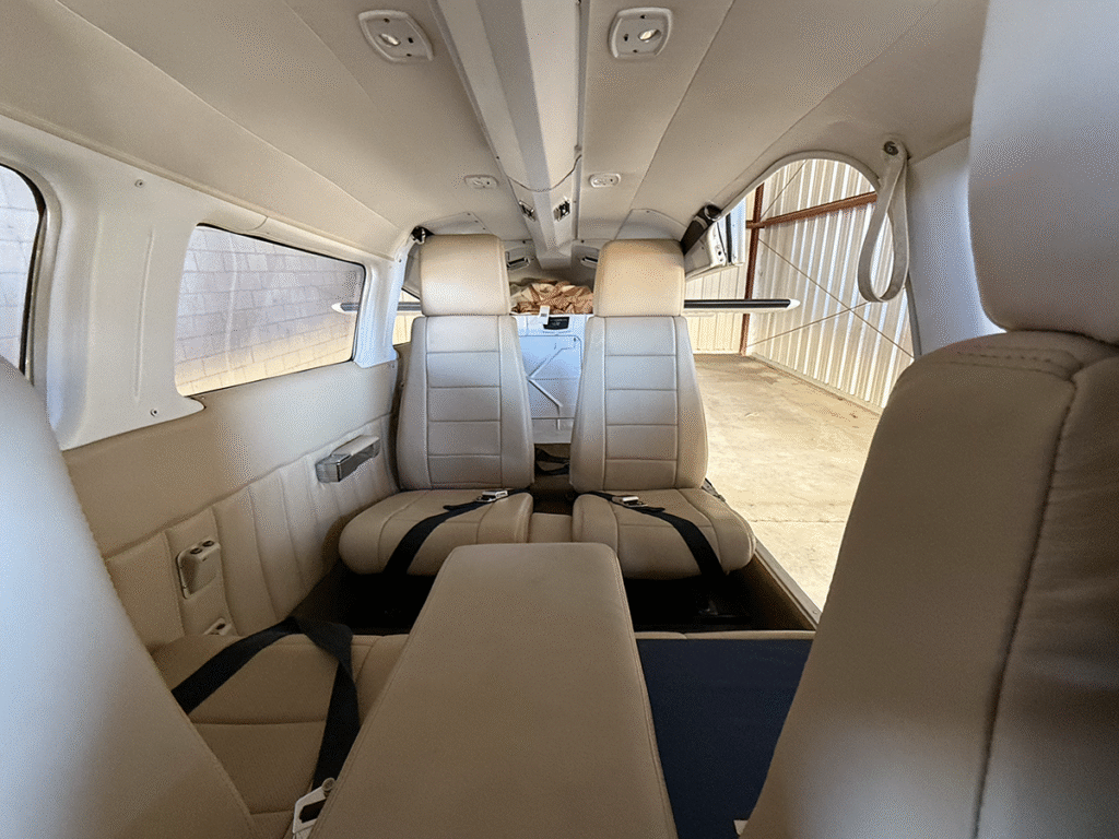 N2285M - Interior 11
