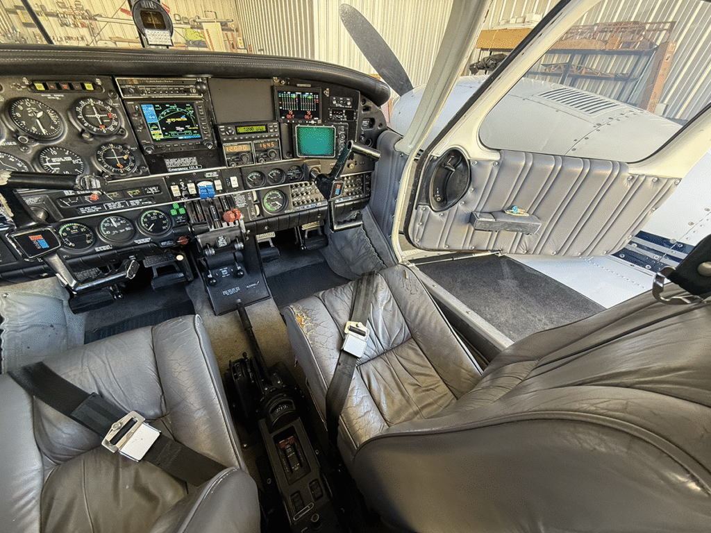 N315EB - Interior 02 N315EB - Interior 02