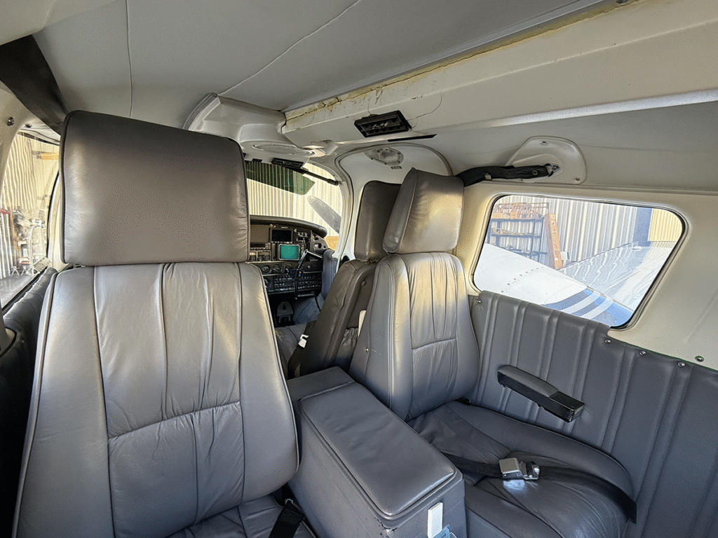 N315EB - Interior 06 N315EB - Interior 06