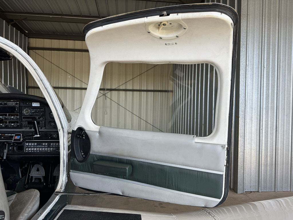 N8063C - Interior 01