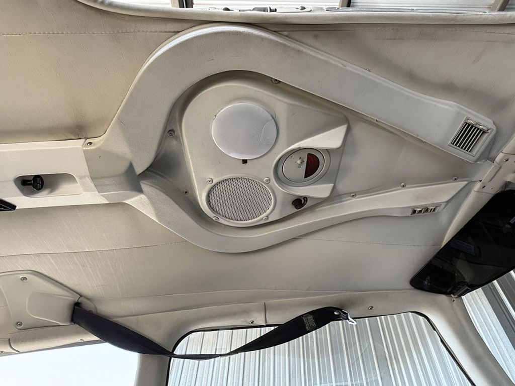 N8063C - Interior 06