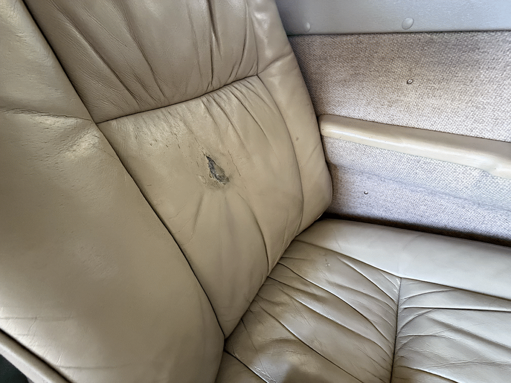 N4125V - Interior 05