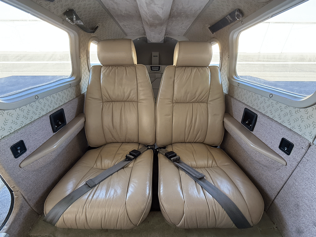 N4125V - Interior 08