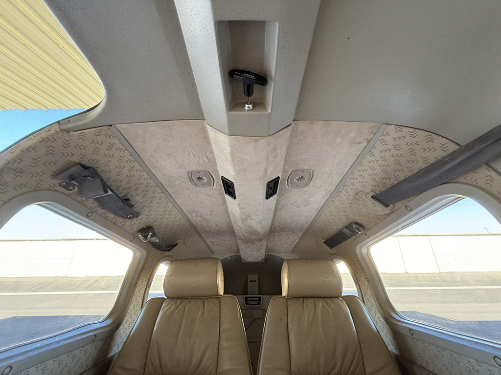 N4125V - Interior 09