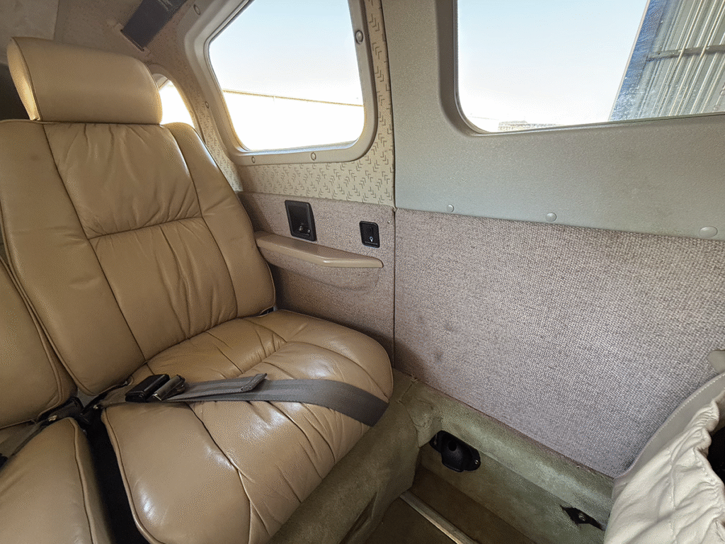 N4125V - Interior 10