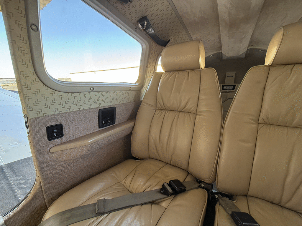 N4125V - Interior 11