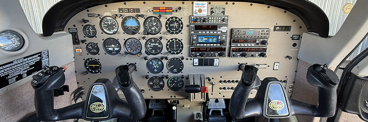 N4125V - short wide panel