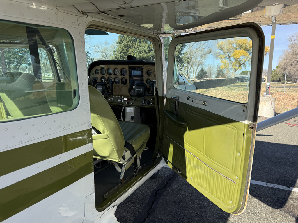 N6282D - Interior 02