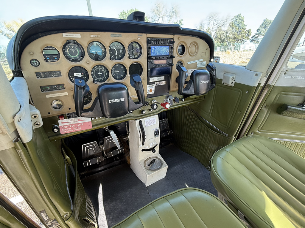 N6282D - Interior 04
