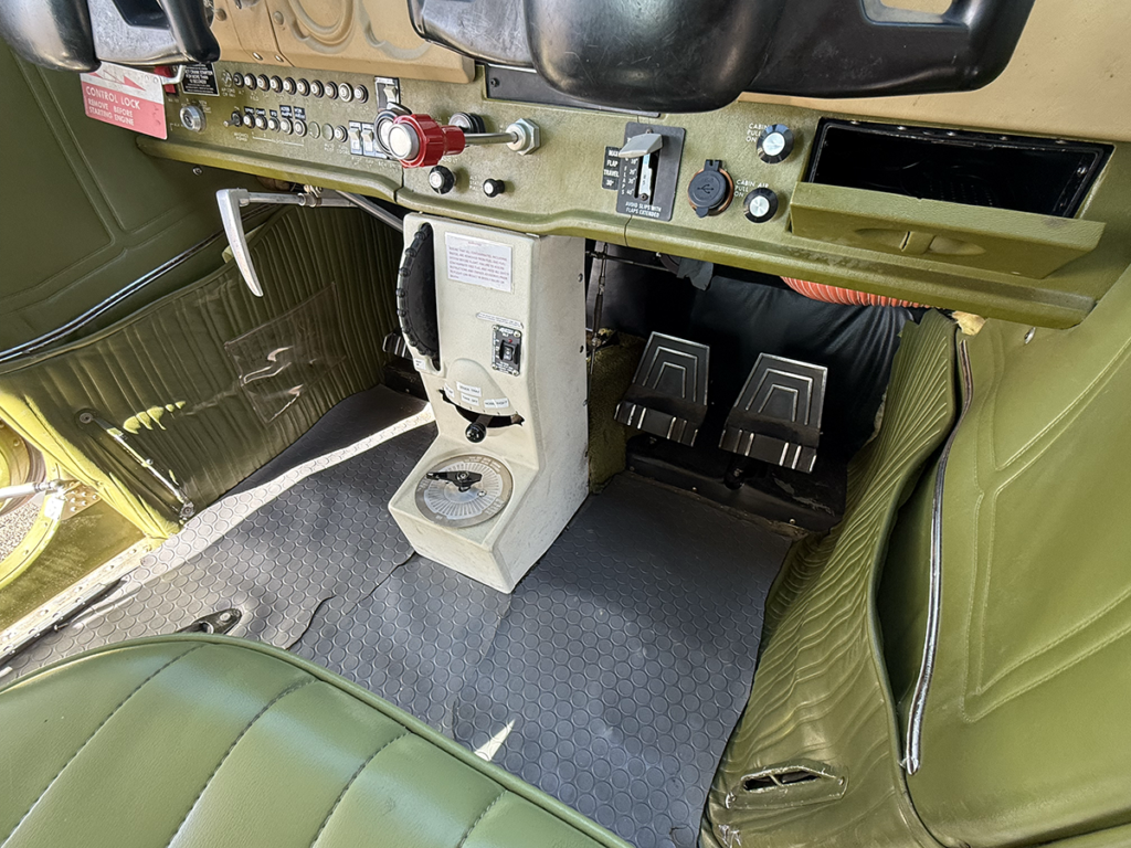 N6282D - Interior 10