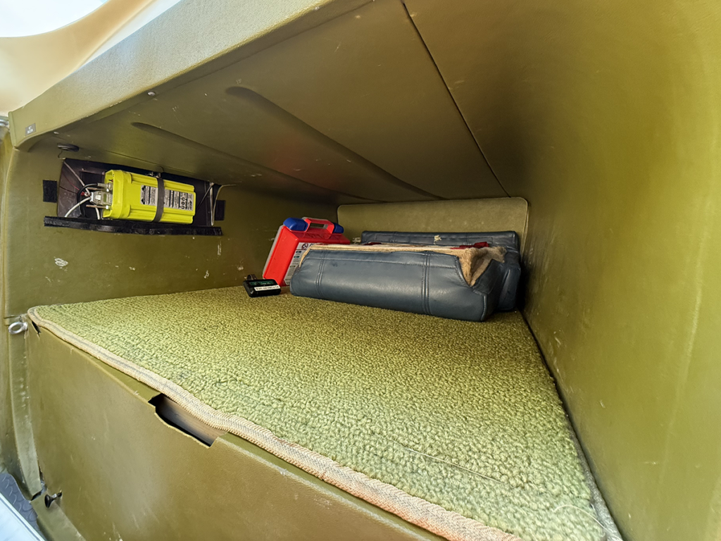 N6282D - Interior 12