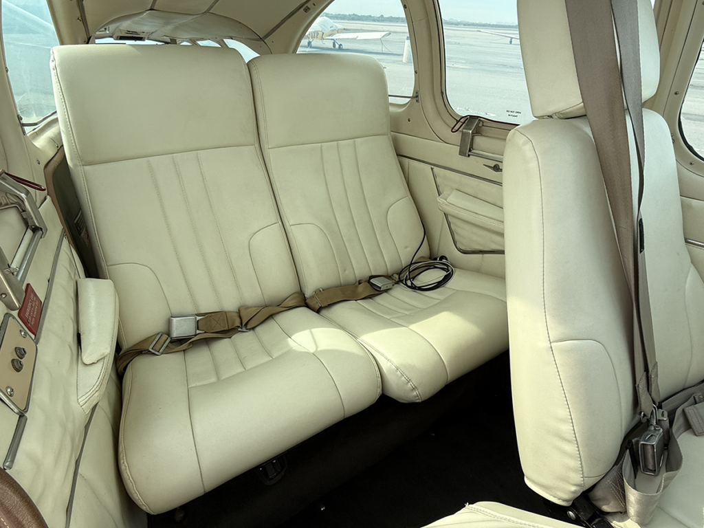 N9381Y - Interior 06