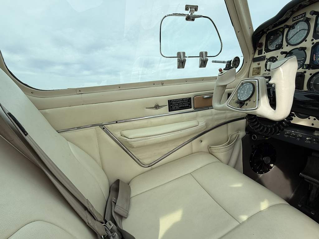 N9381Y - Interior 07