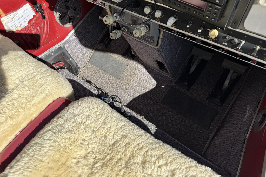 N9681Y - Interior 03