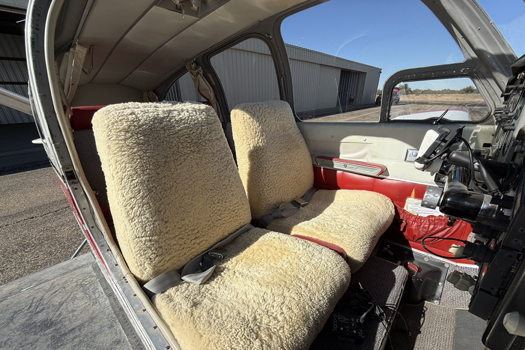 N9681Y - Interior 04