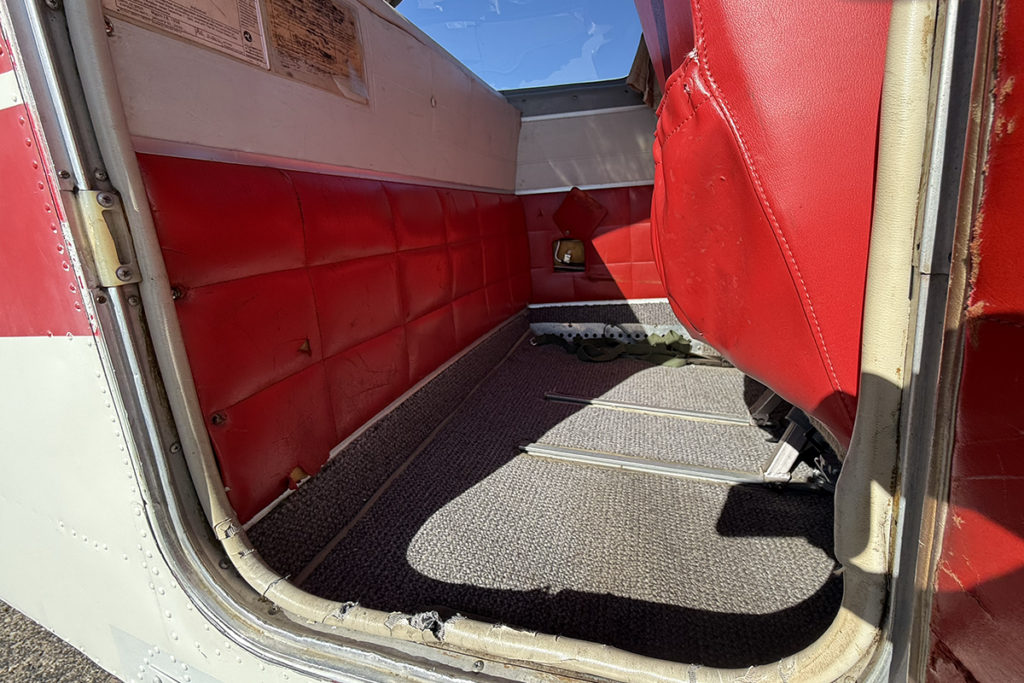 N9681Y - Interior 09