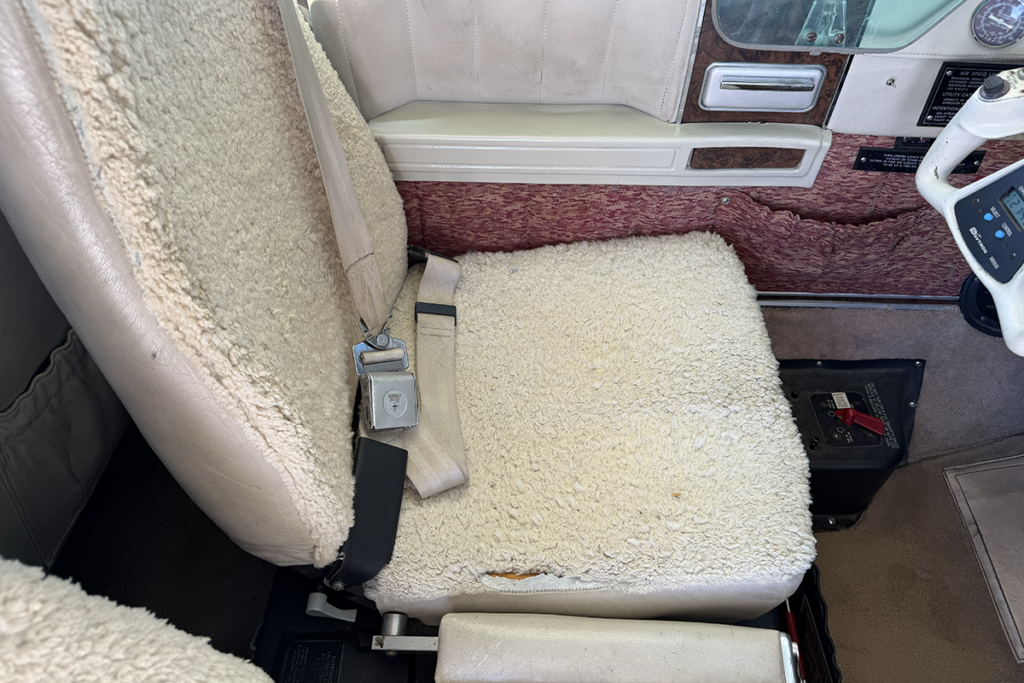 N2035R - Interior 07