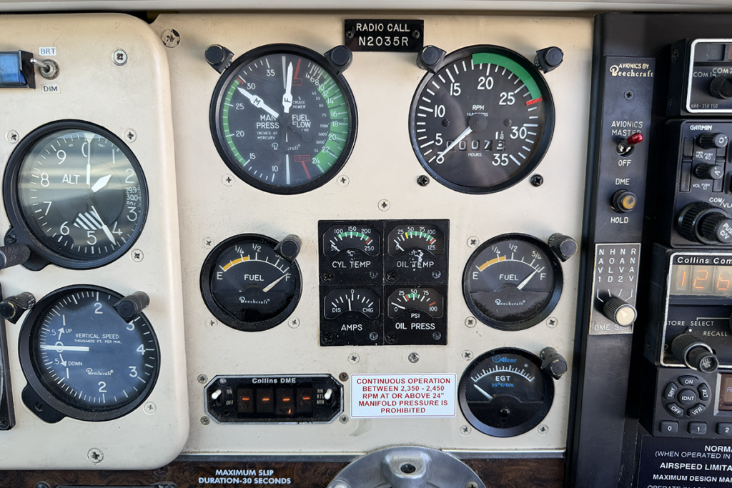 N2035R - Panel 04
