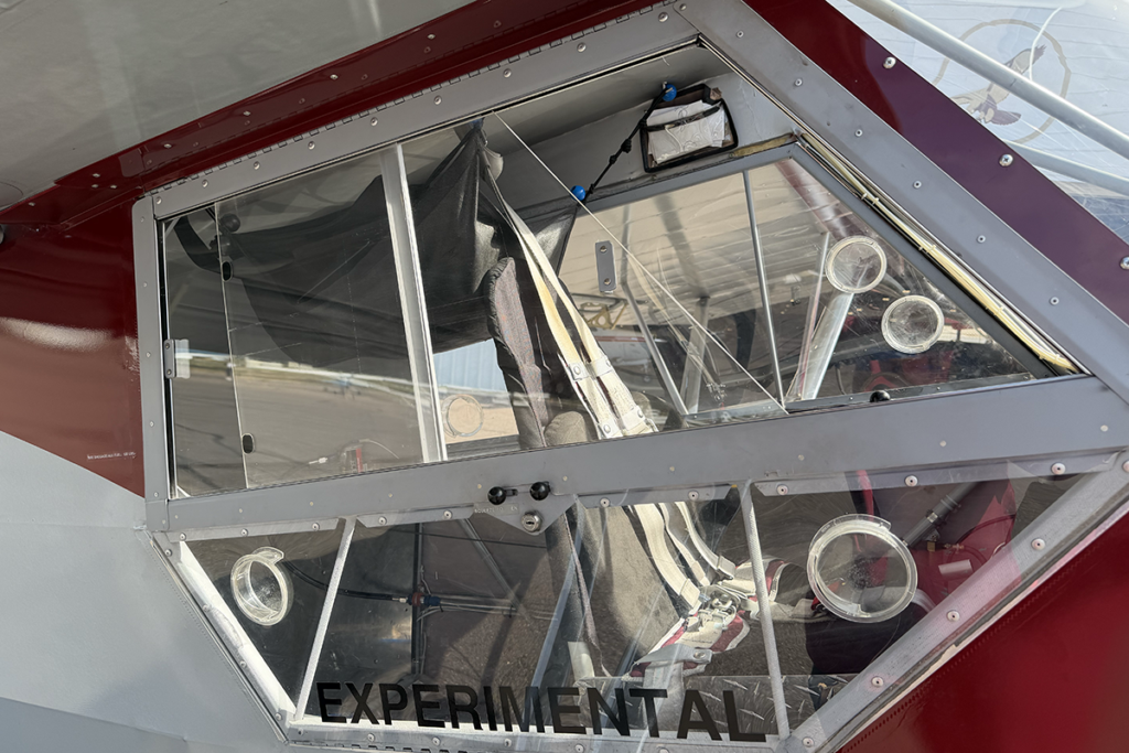 N859RK - Interior 01