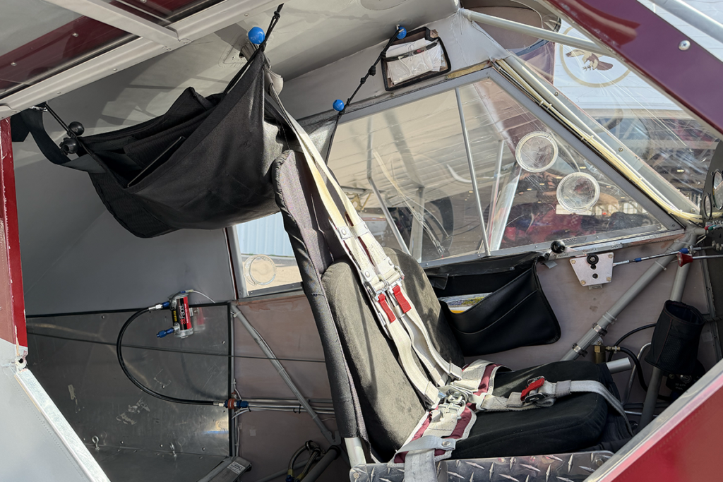 N859RK - Interior 02