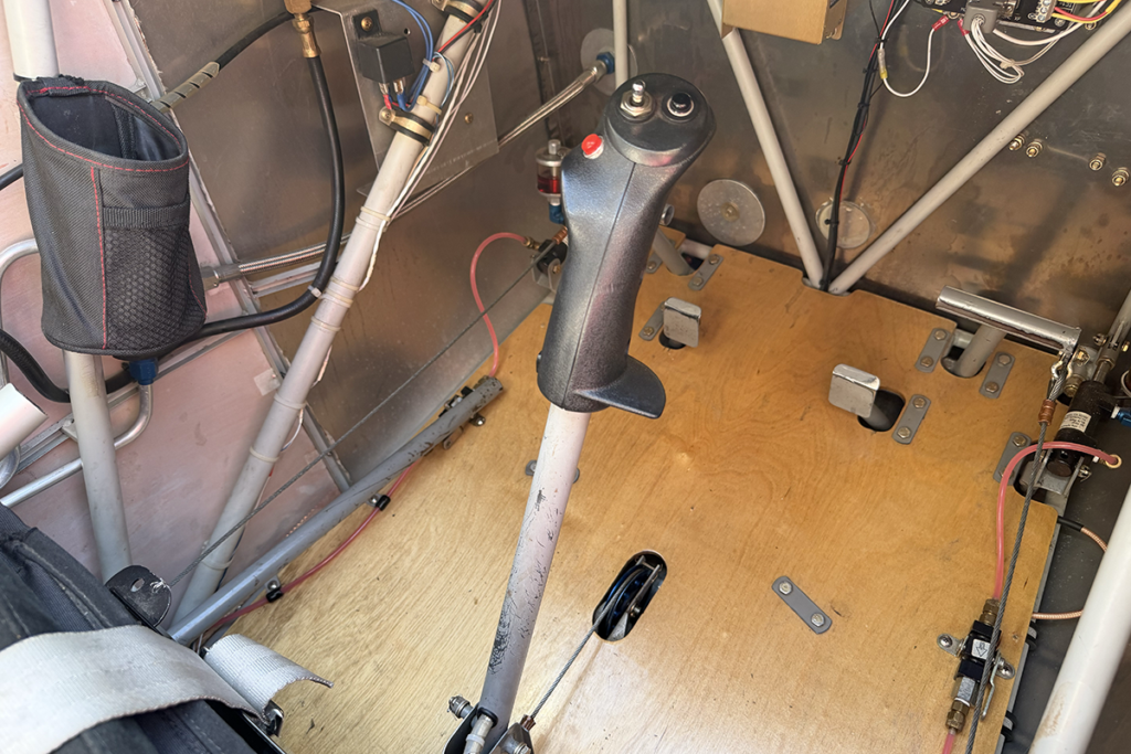 N859RK - Interior 05