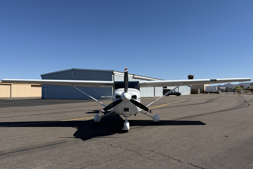 N598MC - Exterior 01