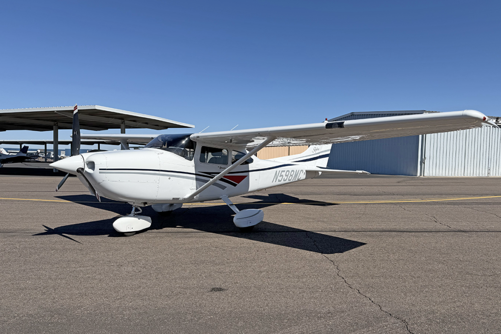 N598MC - Exterior 03