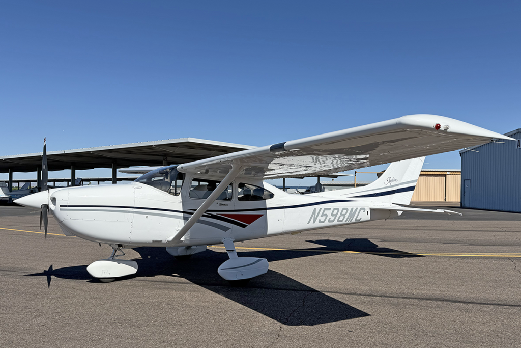 N598MC - Exterior 04