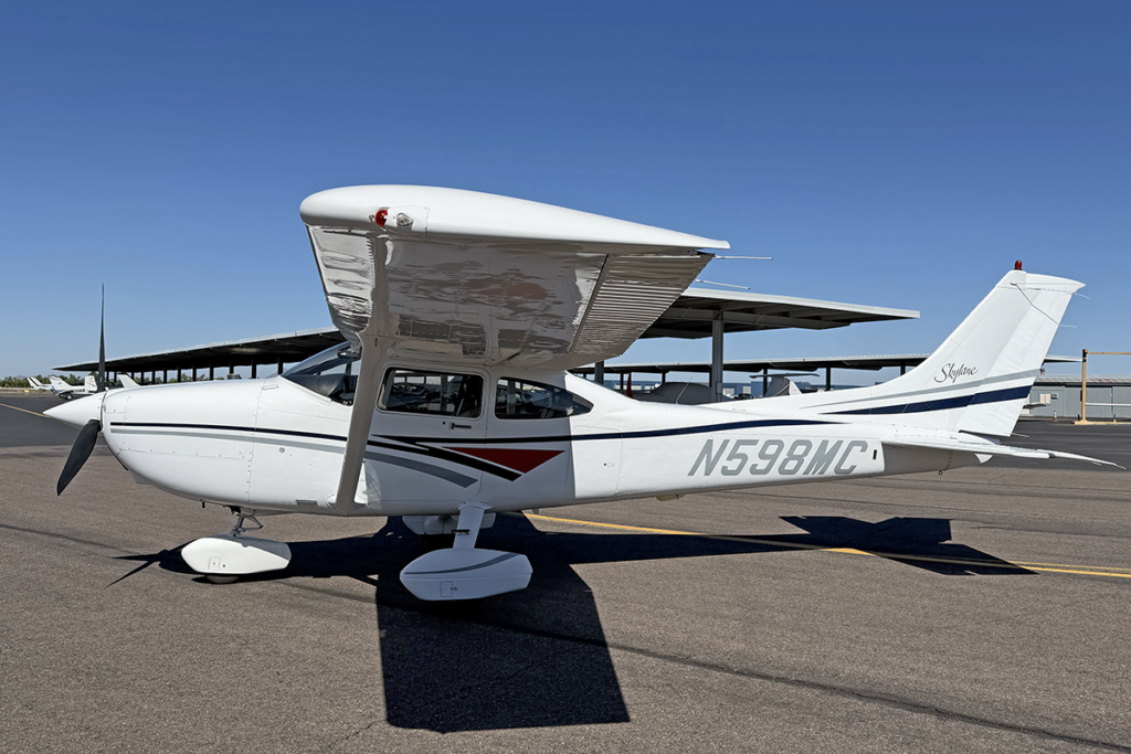 N598MC - Exterior 05