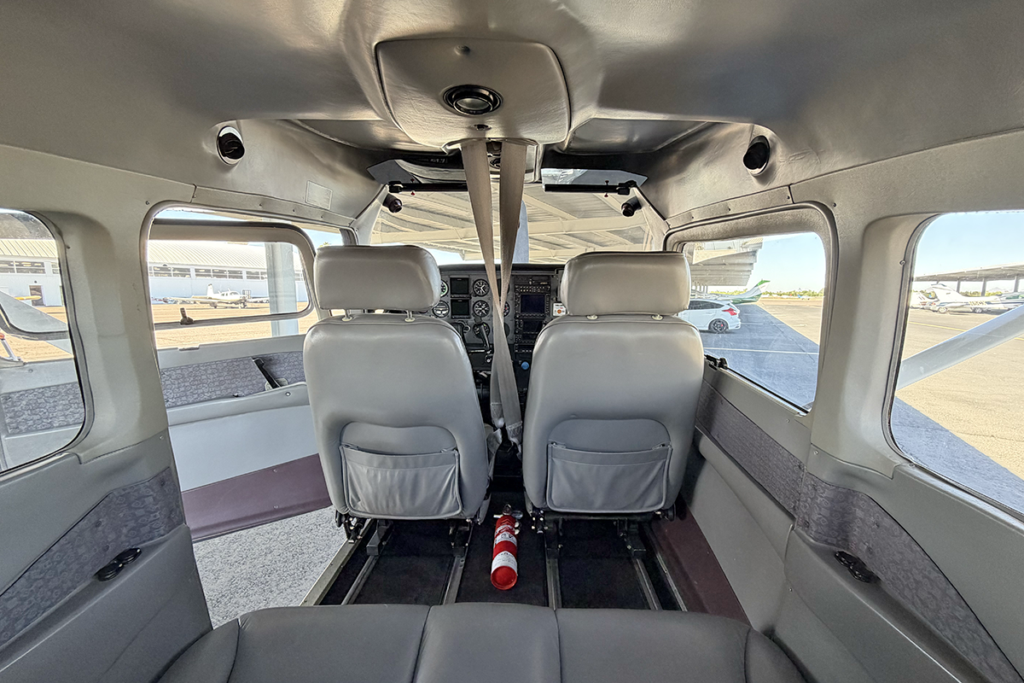 N598MC - Interior 06