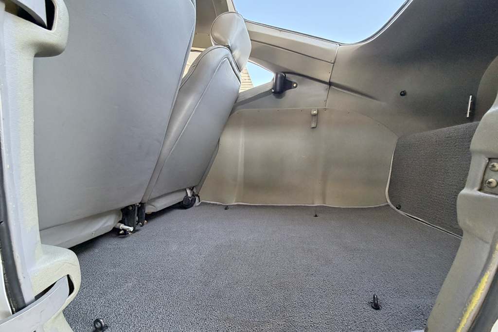 N598MC - Interior 07