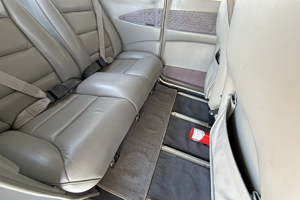 N598MC - Interior 10