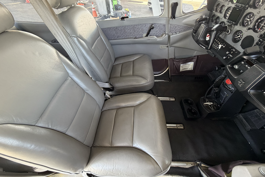 N598MC - Interior 11