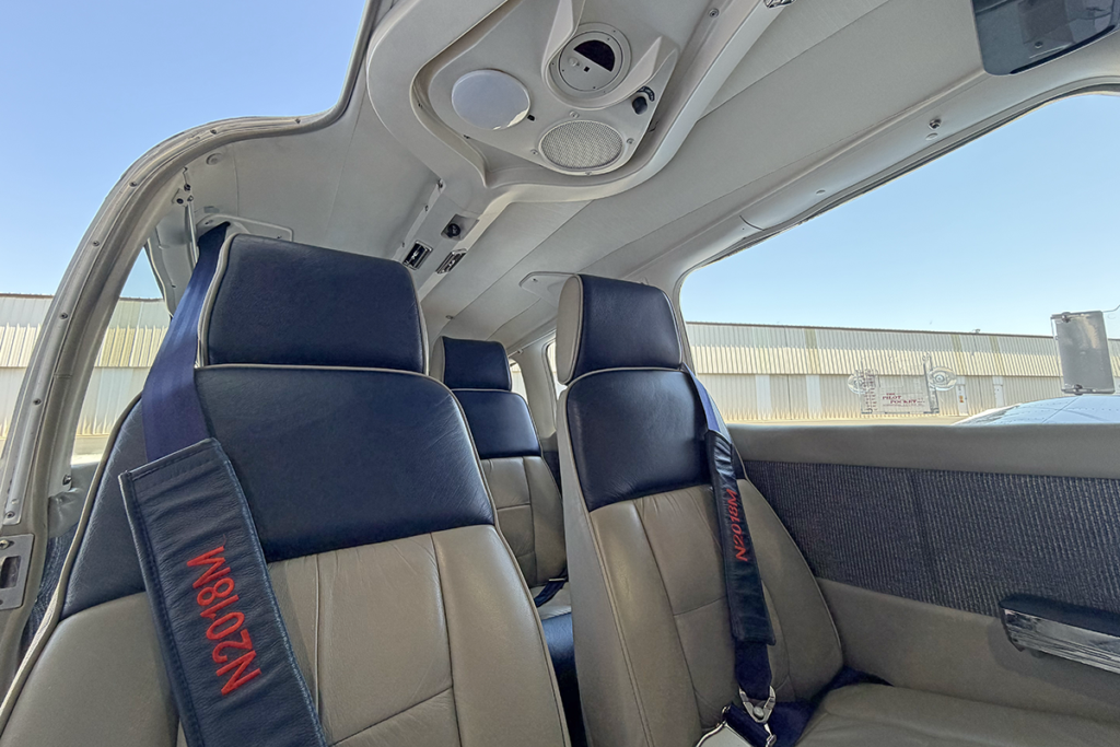 N2018M - Interior 04