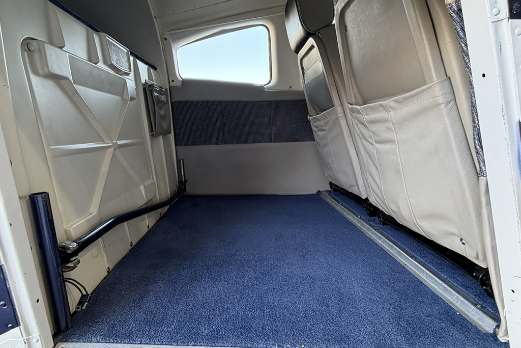 N2018M - Interior 11