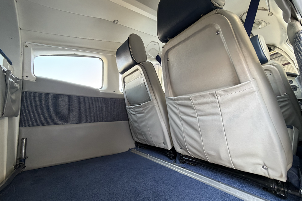 N2018M - Interior 12
