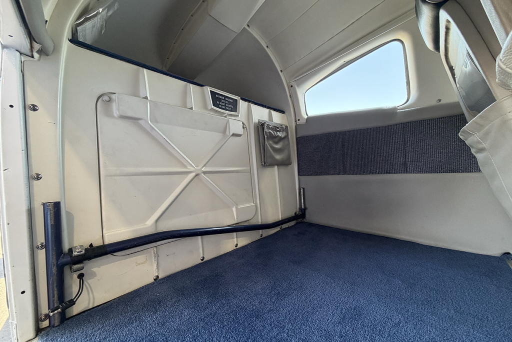 N2018M - Interior 13