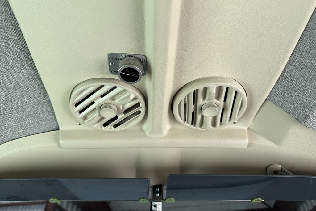 N9333M - Interior 05