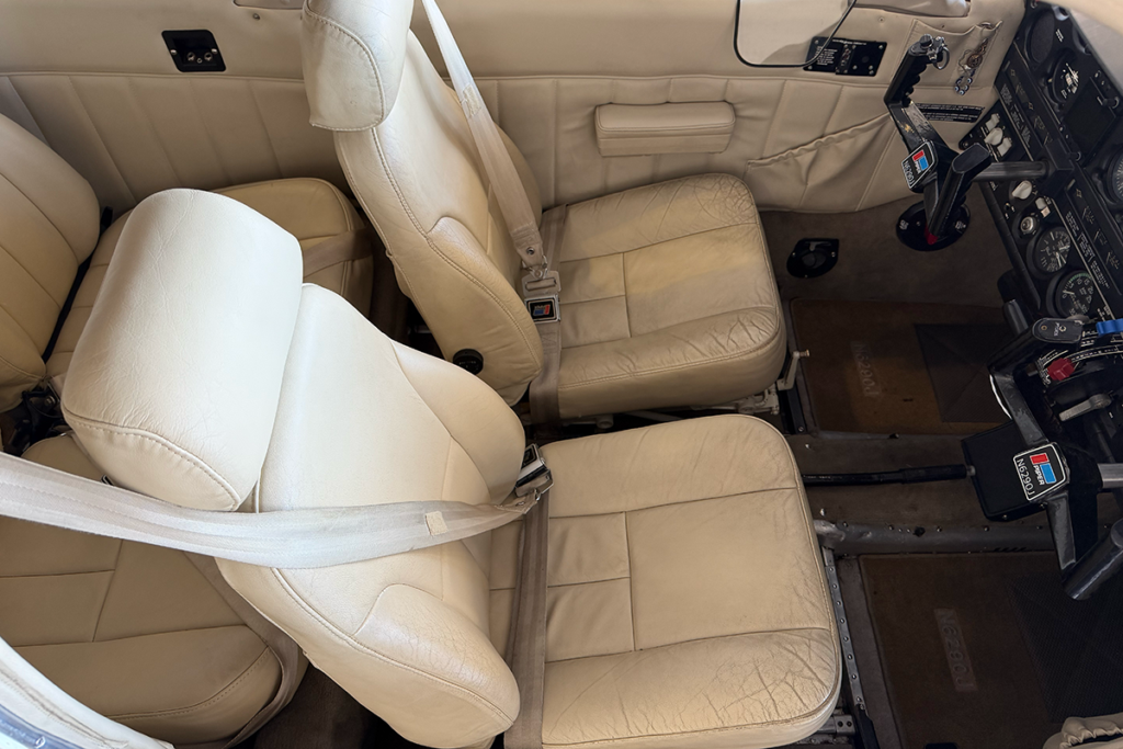 N6290J - Interior 01