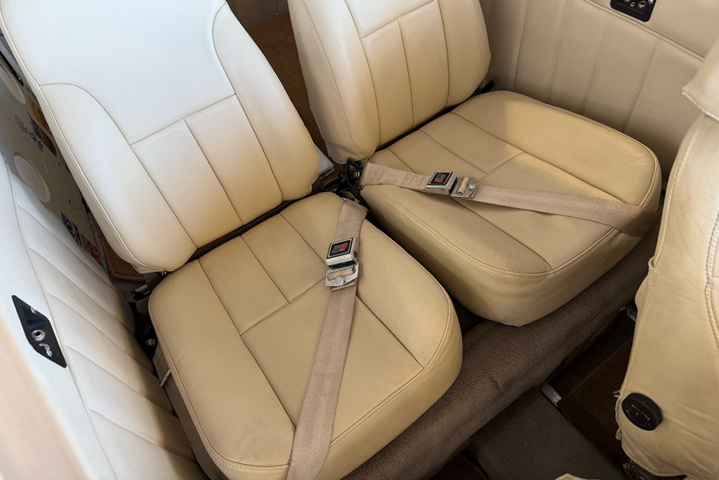 N6290J - Interior 02