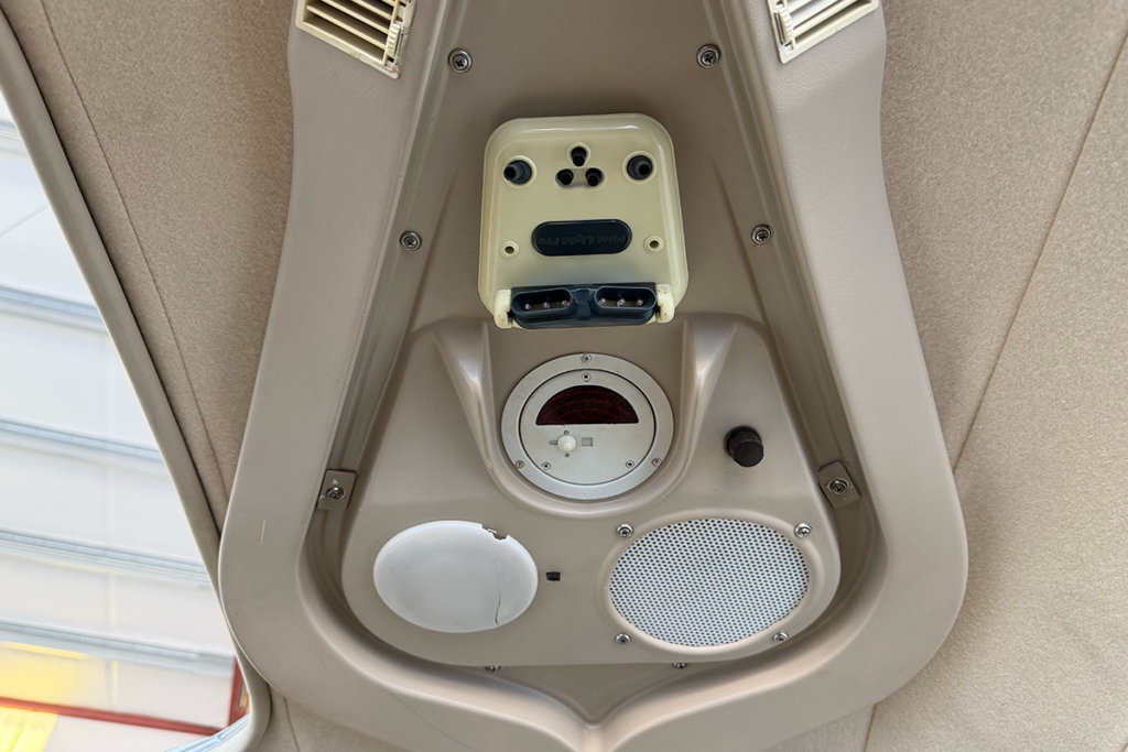 N6290J - Interior 05