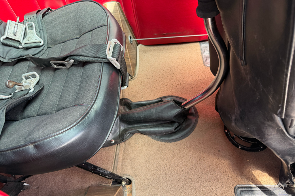 N79AC - Interior 05