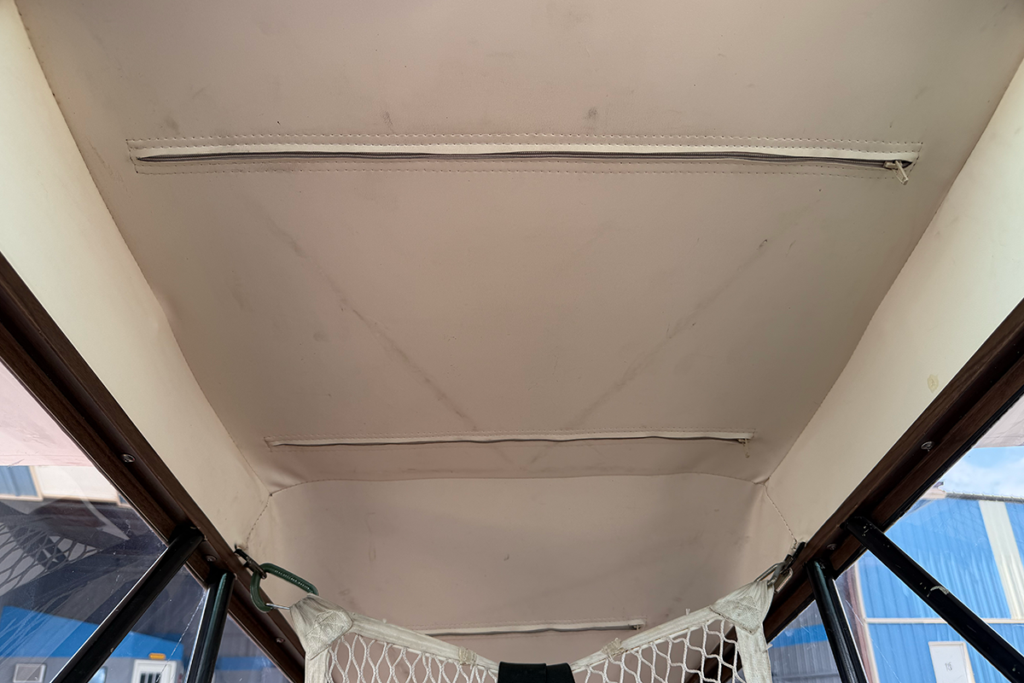 N79AC - Interior 06