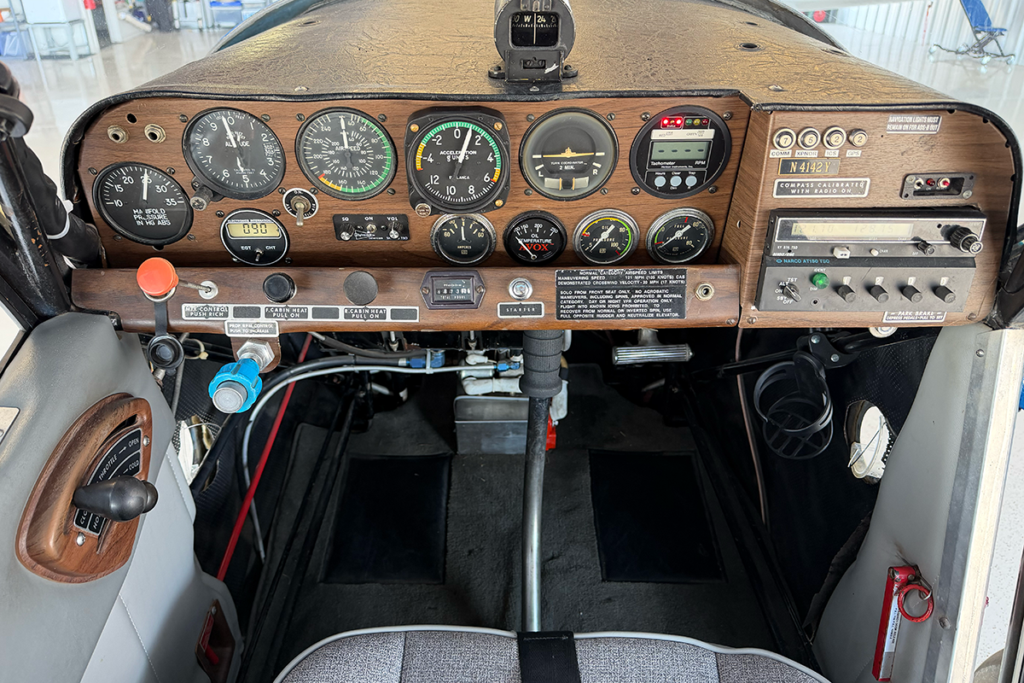 N4142Y - Panel 01