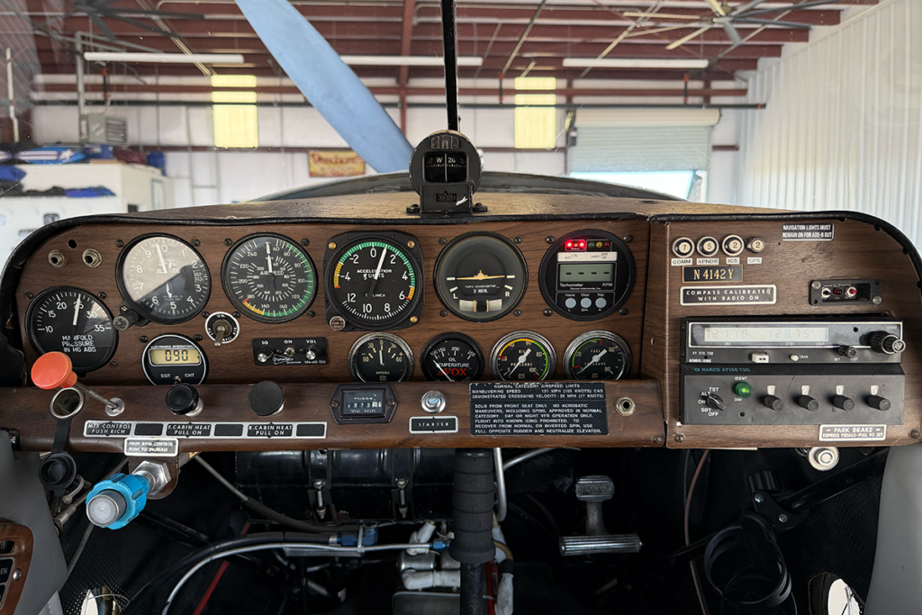 N4142Y - Panel 02