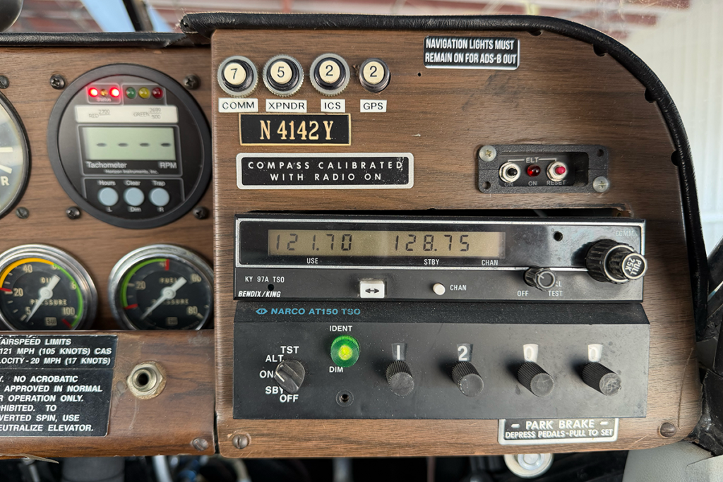 N4142Y - Panel 05